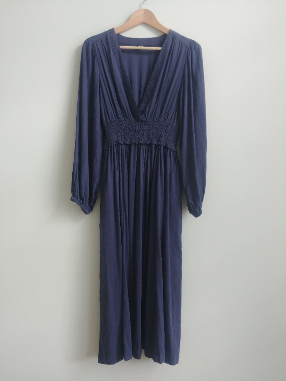 Old Navy Medium cotton midi dress dark blue navy long sleeve smocked waist